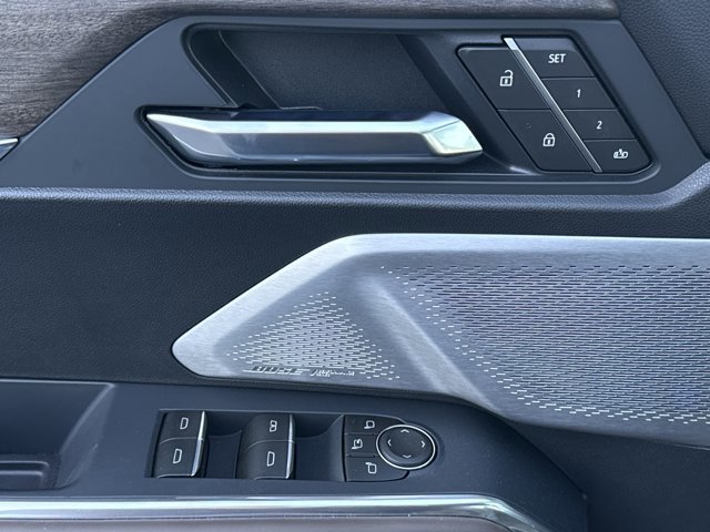 New 2026 GMC Acadia Denali Ultimate w/ LPO, Floor Liner Package image 19