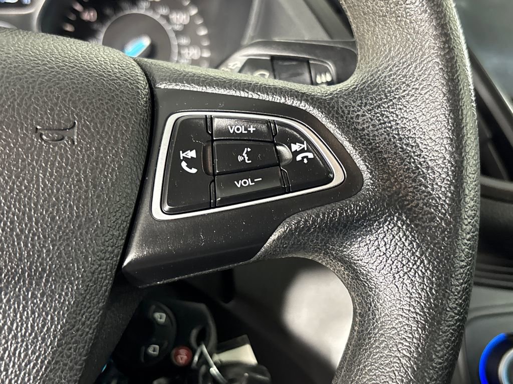 Used 2018 Ford Escape SE w/ Ford Safe & Smart Package FWD image 17