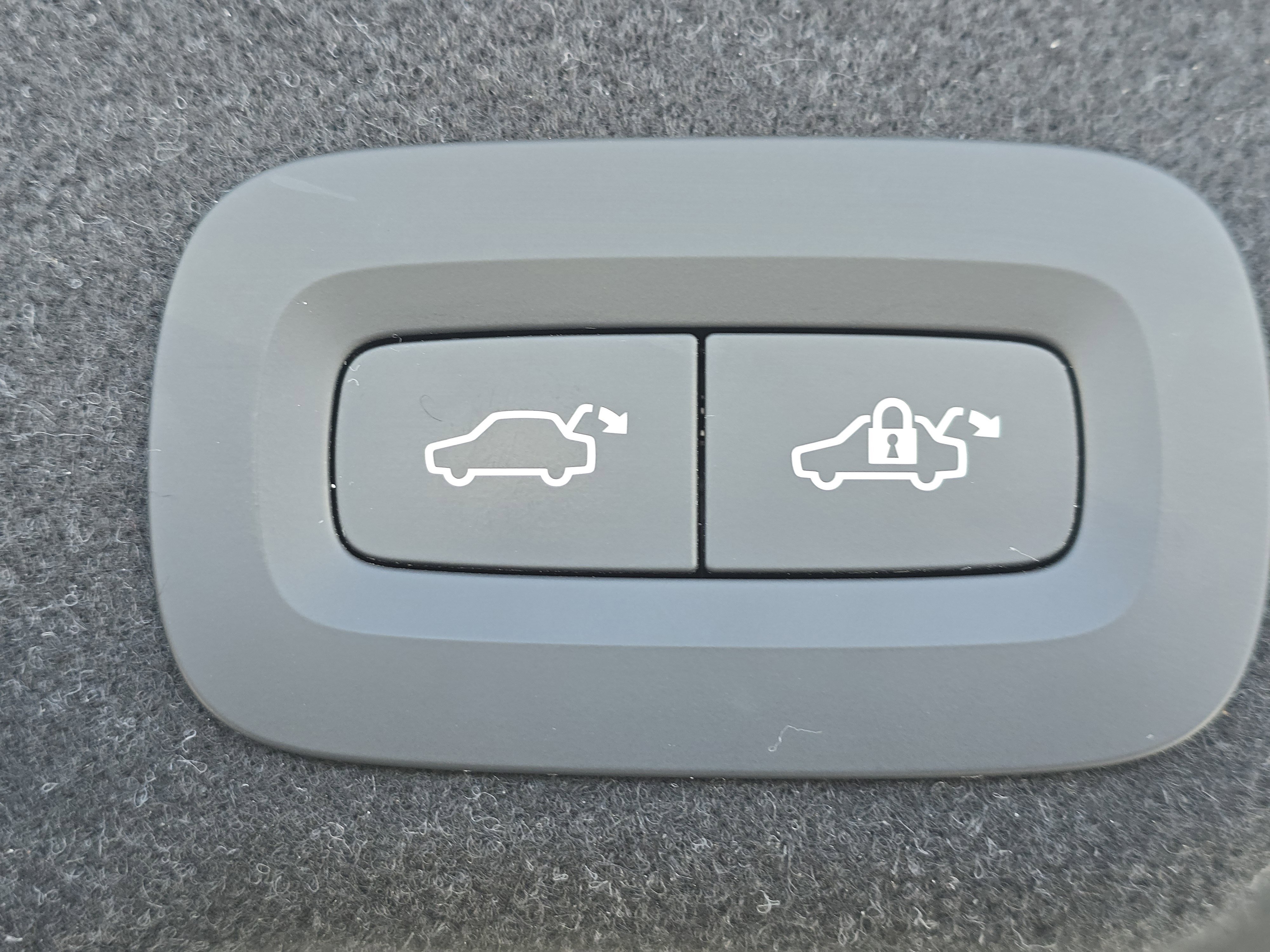 Used 2019 Volvo S90 T6 Momentum w/ Advanced Package image 17