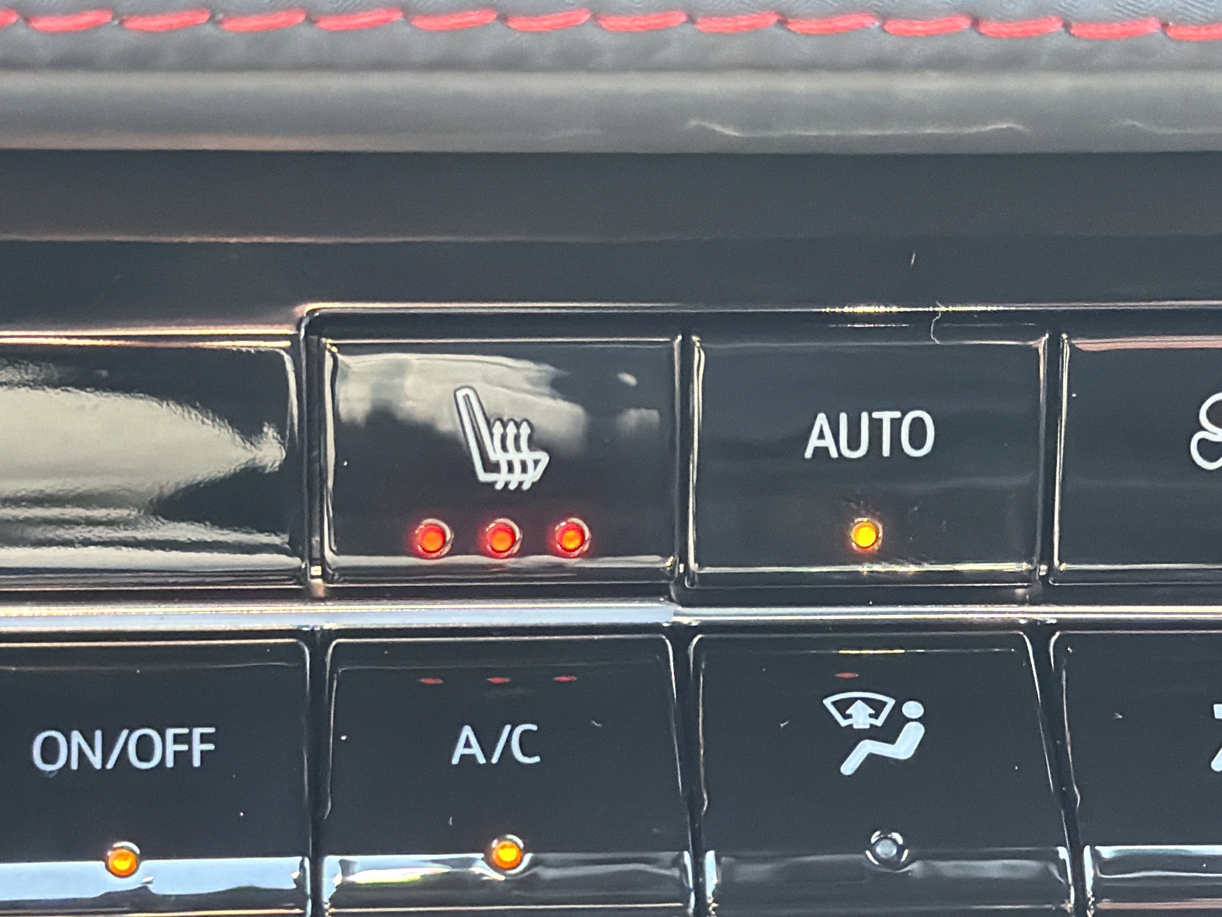 Used 2026 Chevrolet Equinox RS FWD image 24