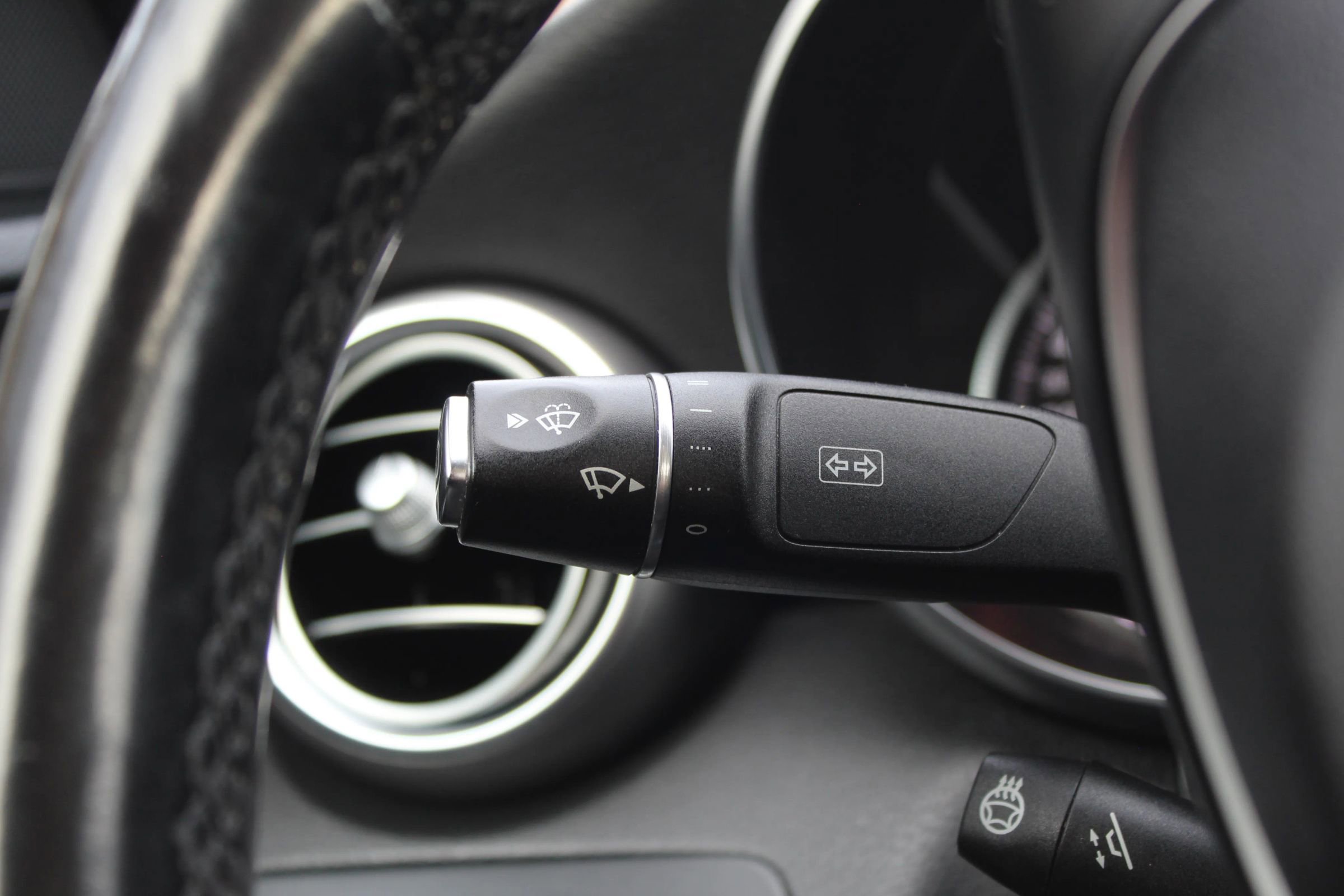 Used 2017 Mercedes-Benz C 300 4MATIC Sedan image 30