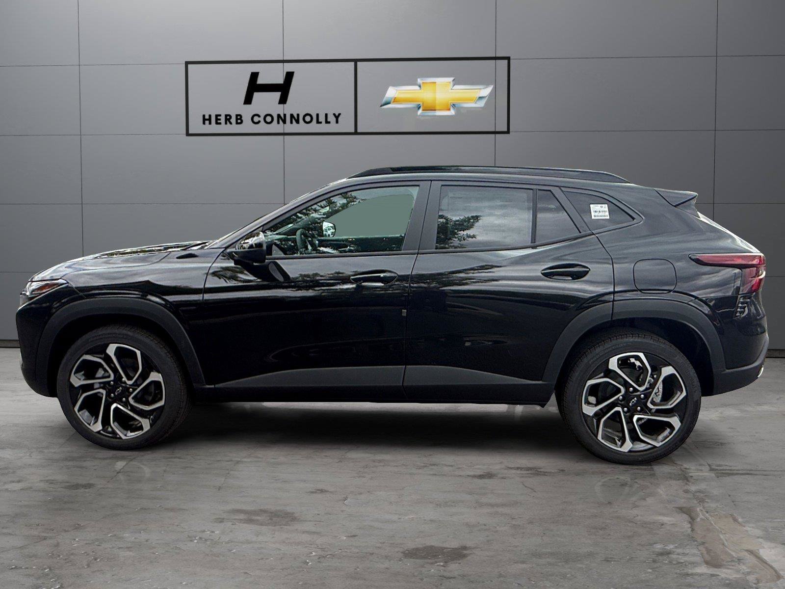New 2026 Chevrolet Trax RS w/ Sunroof Package FWD image 2