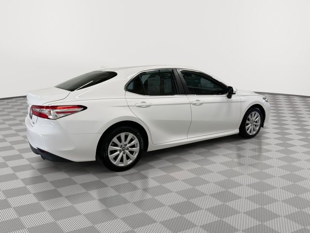 Used 2019 Toyota Camry LE image 11