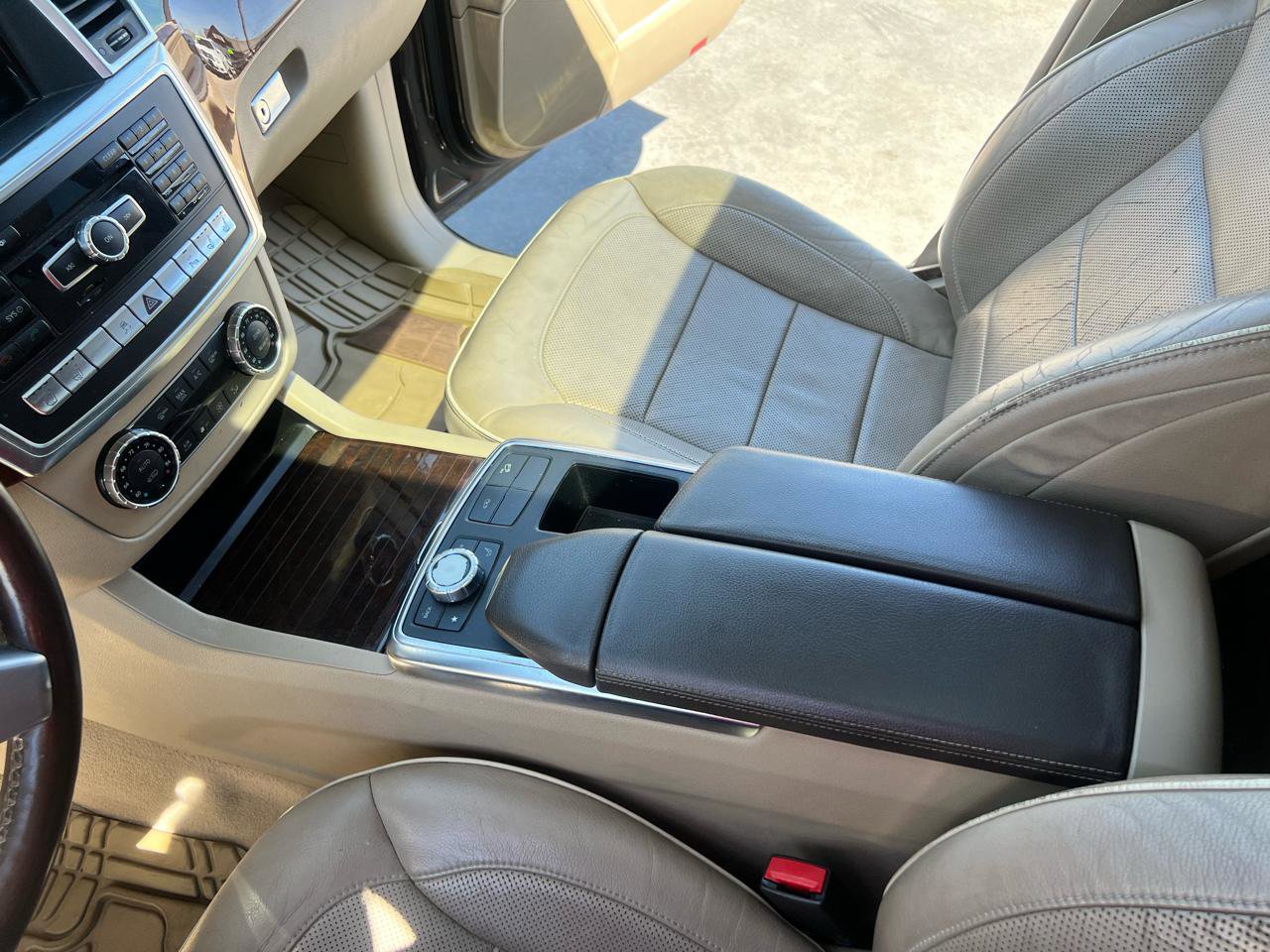 Used 2014 Mercedes-Benz GL 450 4MATIC image 27