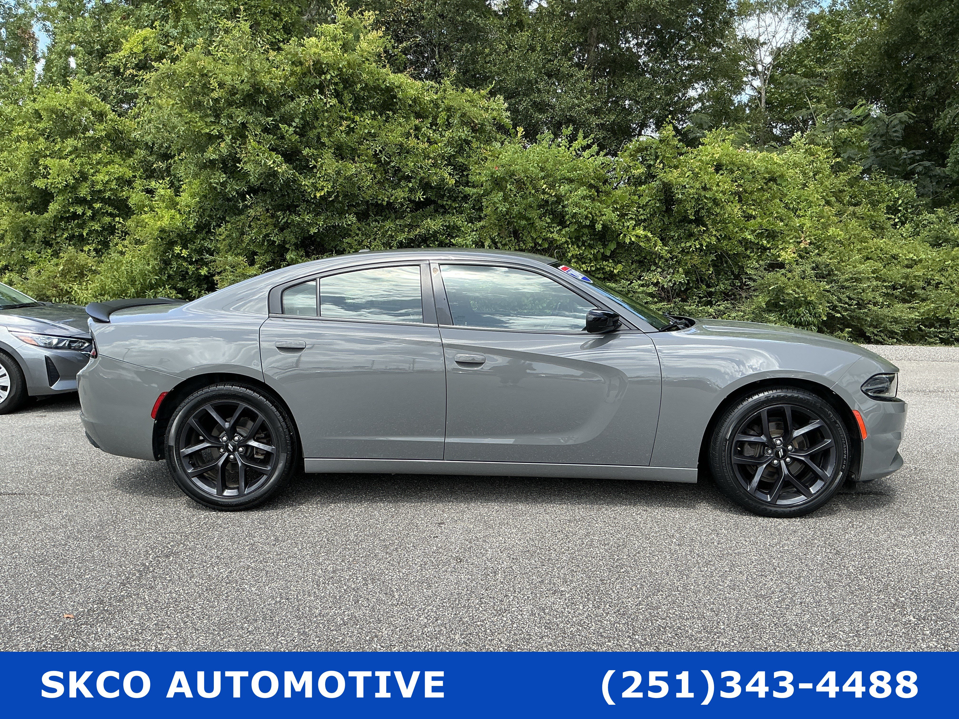 Used 2019 Dodge Charger SXT w/ Plus Group RWD image 6