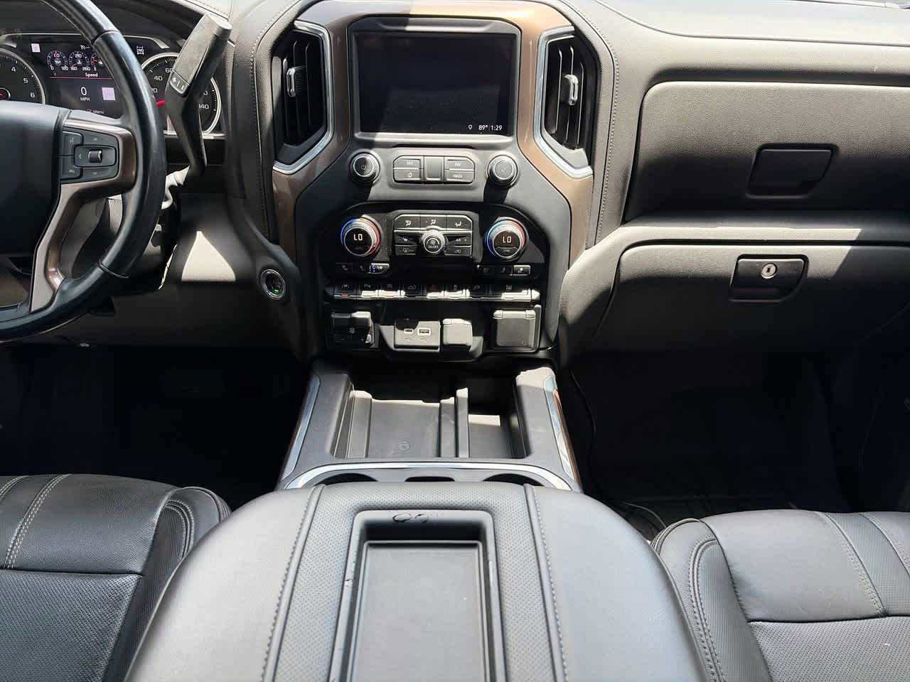 Used 2019 Chevrolet Silverado 1500 High Country w/ Technology Package AWD/4WD image 11