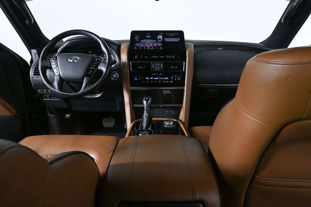 Used 2024 INFINITI QX80 Sensory AWD/4WD image 17