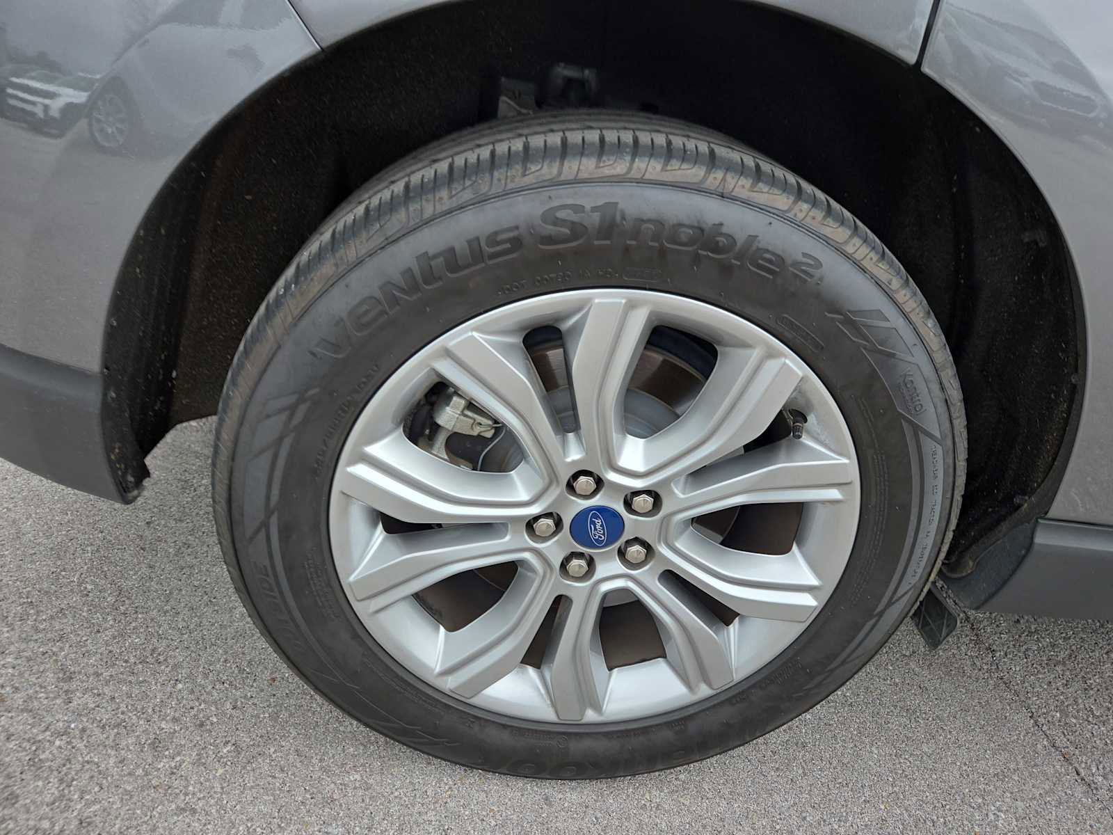 Used 2022 Ford Edge Titanium image 4