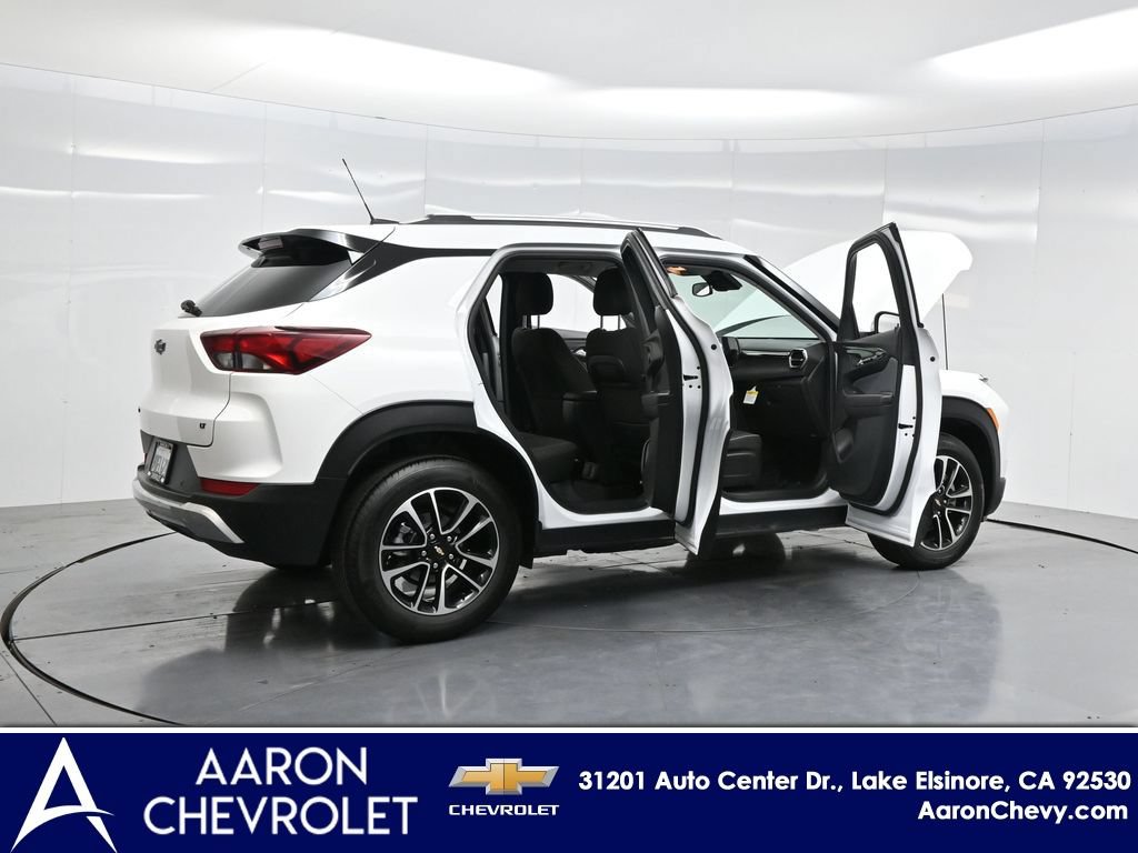 New 2025 Chevrolet TrailBlazer LT w/ Convenience Package FWD image 4