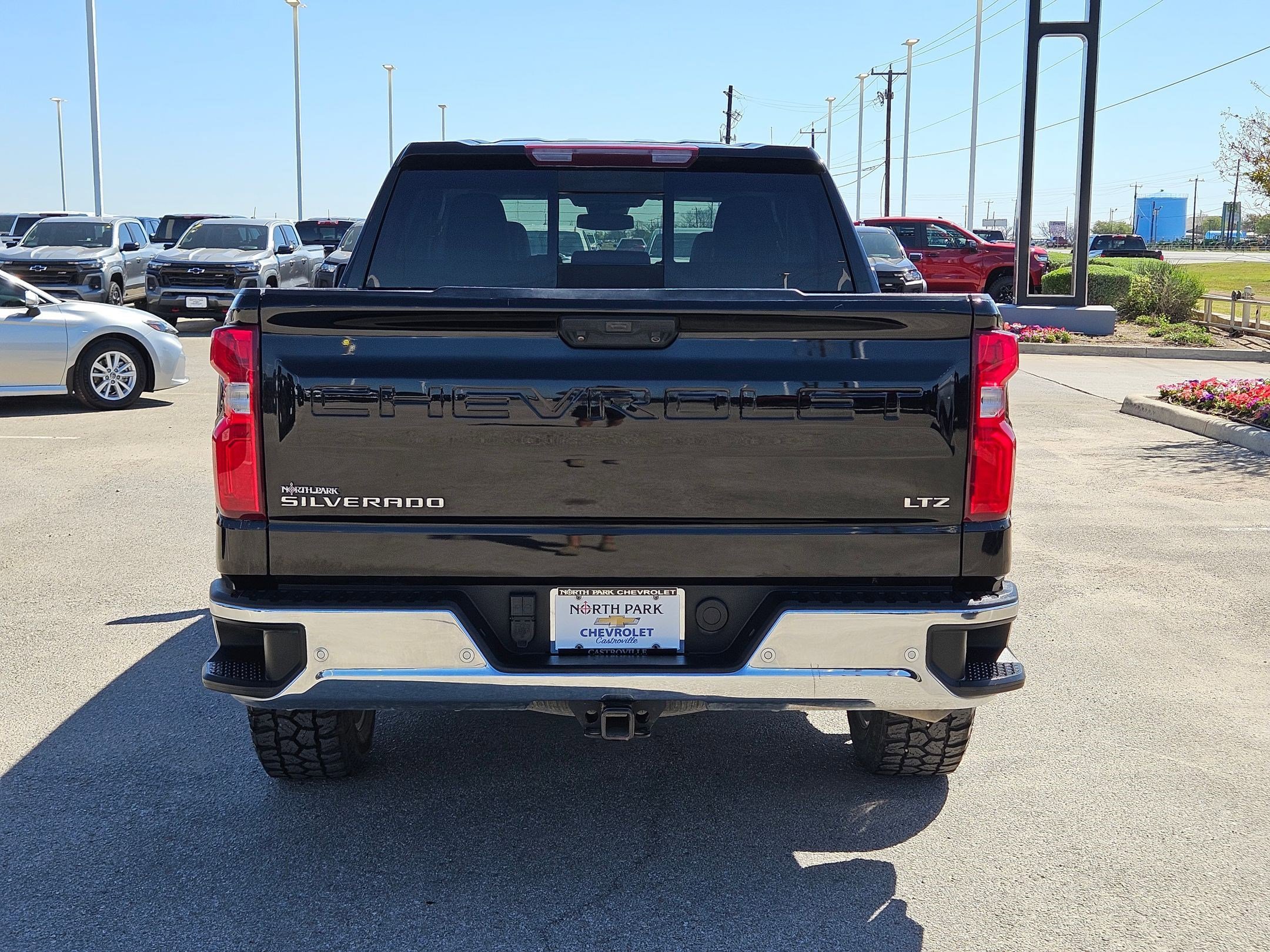 Certified 2023 Chevrolet Silverado 1500 LTZ w/ LTZ Premium Package RWD image 4