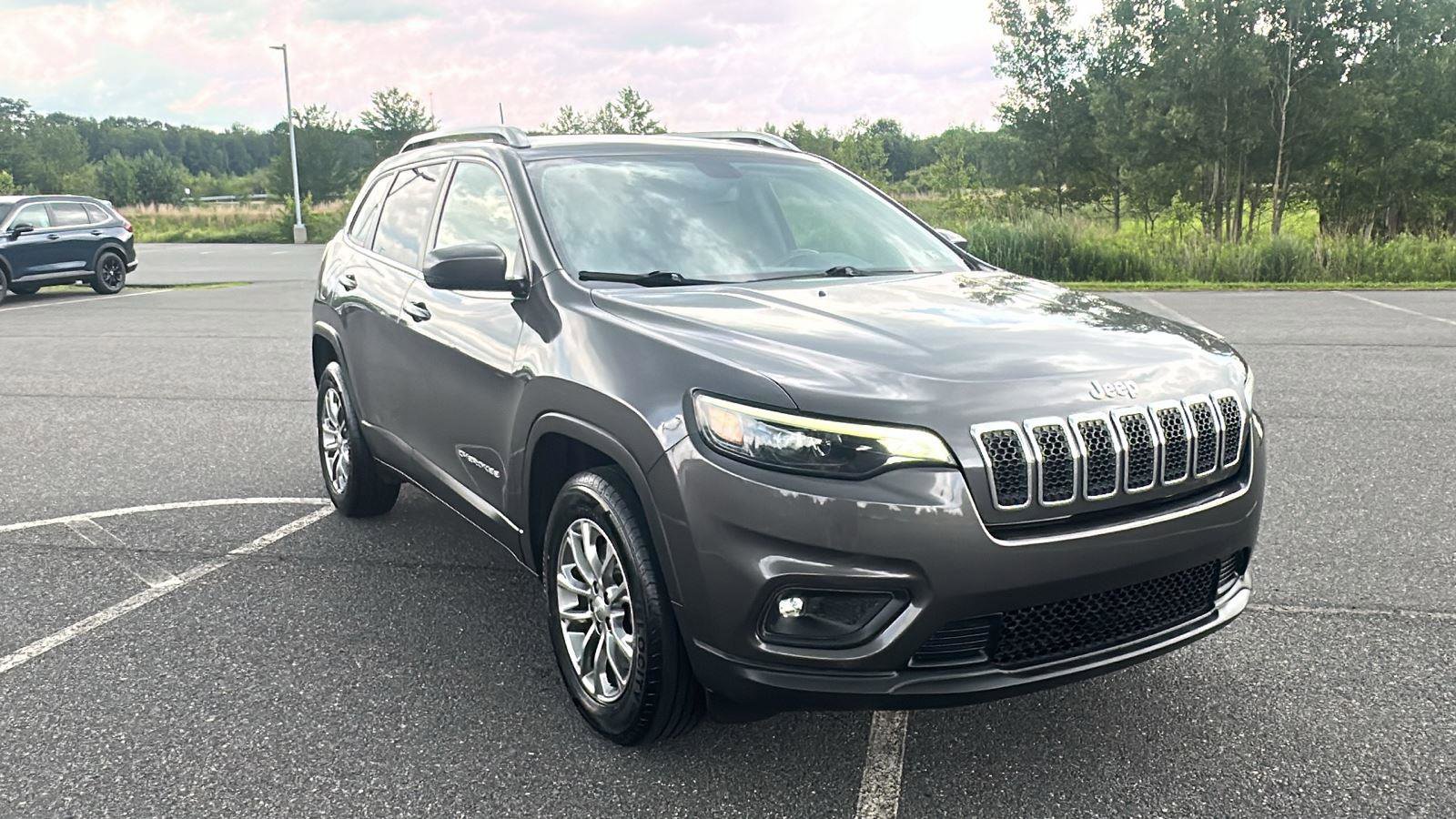 Used 2019 Jeep Cherokee Latitude Plus w/ Comfort/Convenience Group