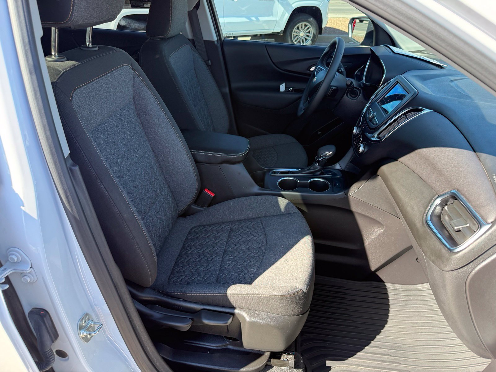Certified 2024 Chevrolet Equinox LT FWD image 33
