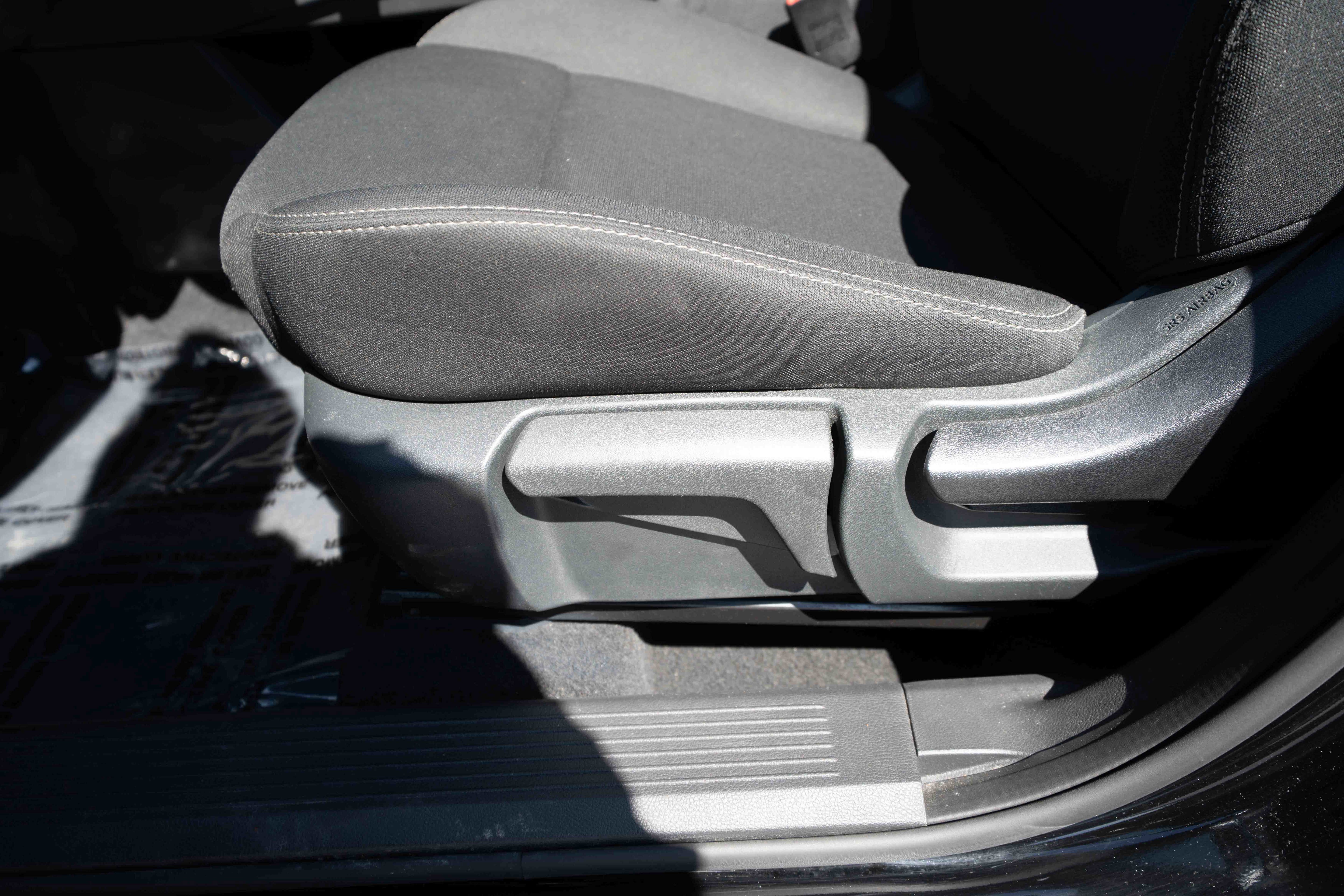 Used 2023 Nissan Rogue S FWD image 12