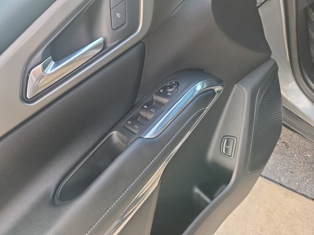 Certified 2025 Chevrolet Traverse LT w/ Sun and Wheel Package AWD/4WD image 29