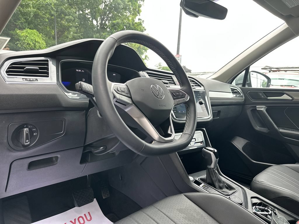 Certified 2024 Volkswagen Tiguan SE AWD/4WD image 11
