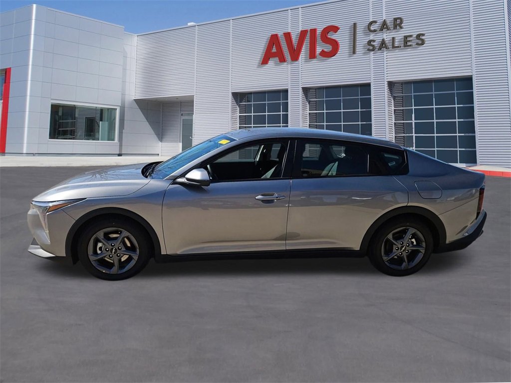 Used 2025 Kia K4 LXS image 2