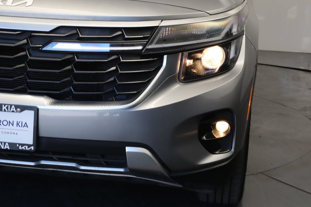 Used 2024 Kia Seltos EX FWD image 8
