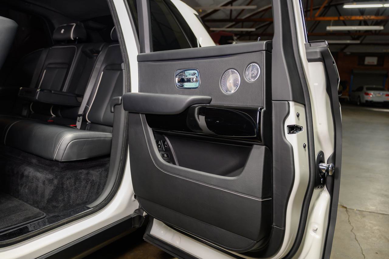 Used 2019 Rolls-Royce Cullinan image 35
