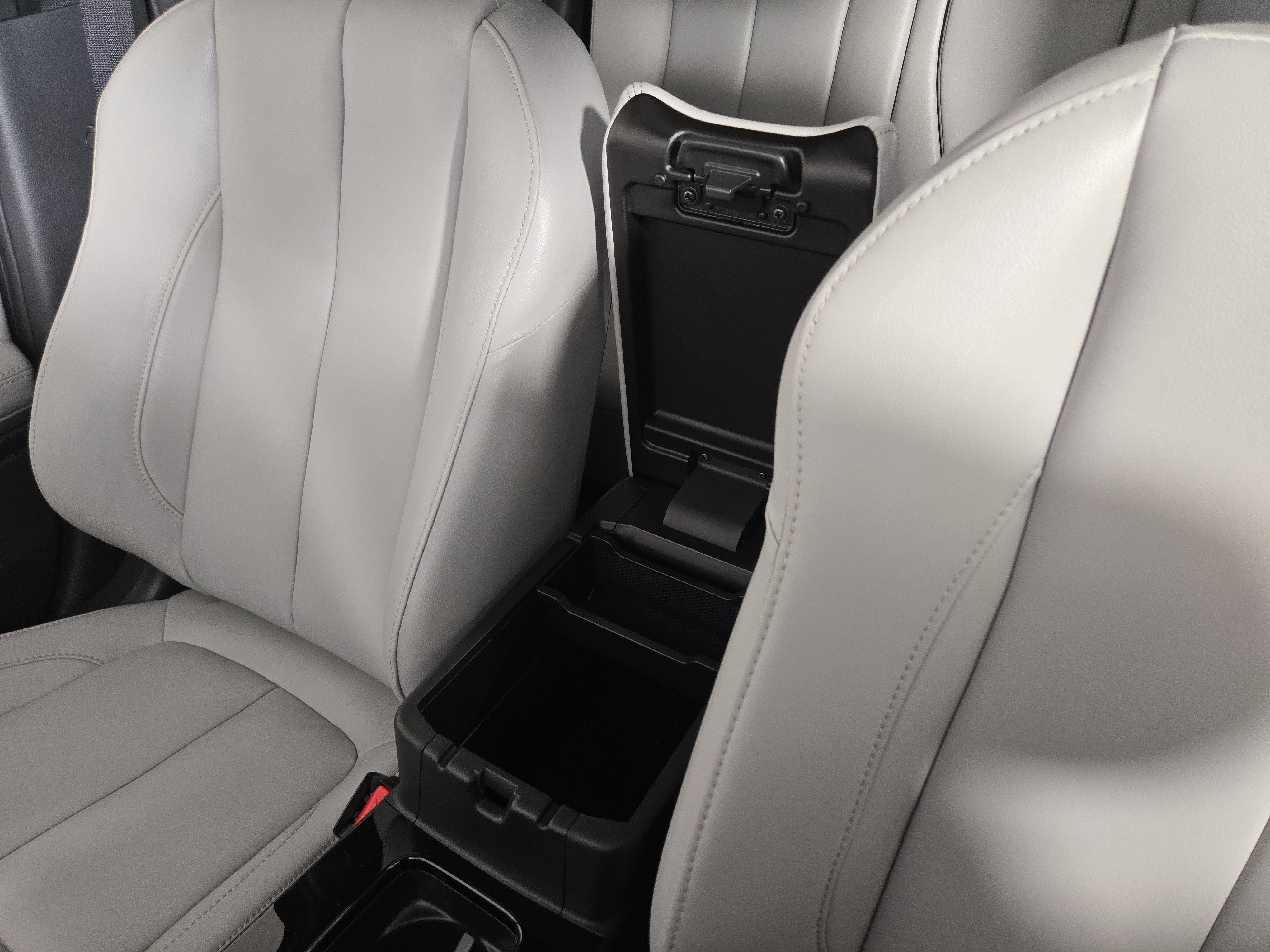 New 2026 Mitsubishi Eclipse Cross SEL image 28