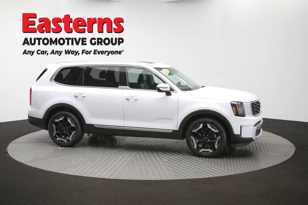Used 2025 Kia Telluride S FWD image 50