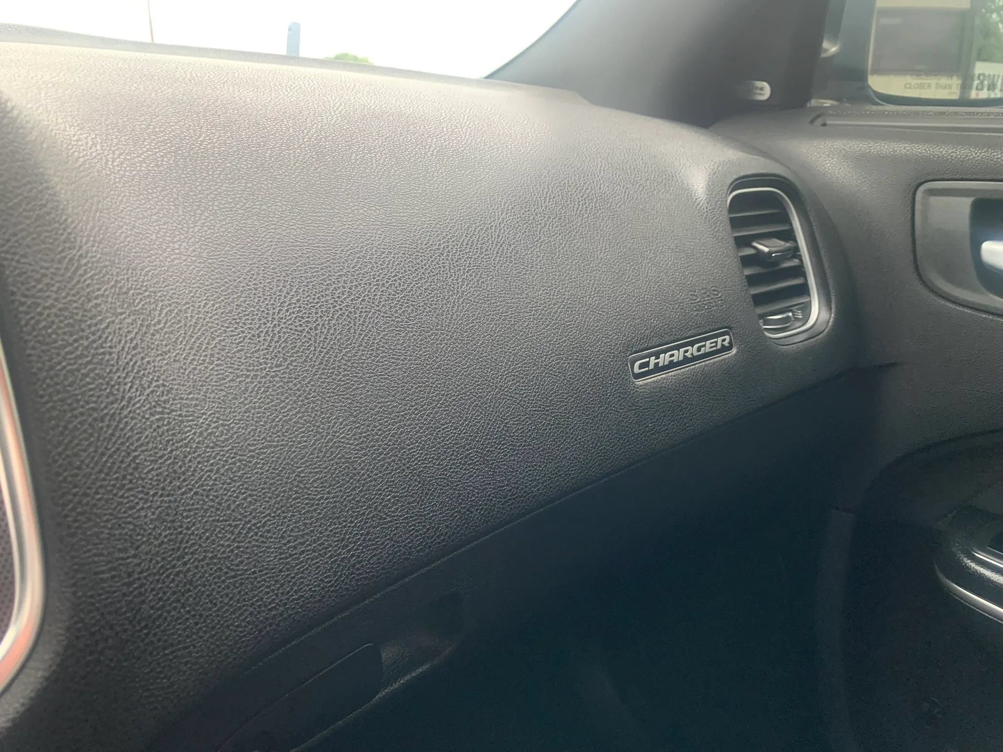 Used 2017 Dodge Charger SXT RWD image 28