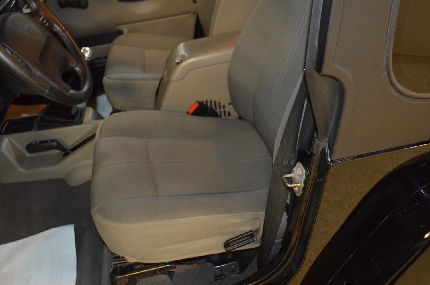 Used 2004 Jeep Wrangler Sahara w/ Dual Top Group AWD/4WD image 14