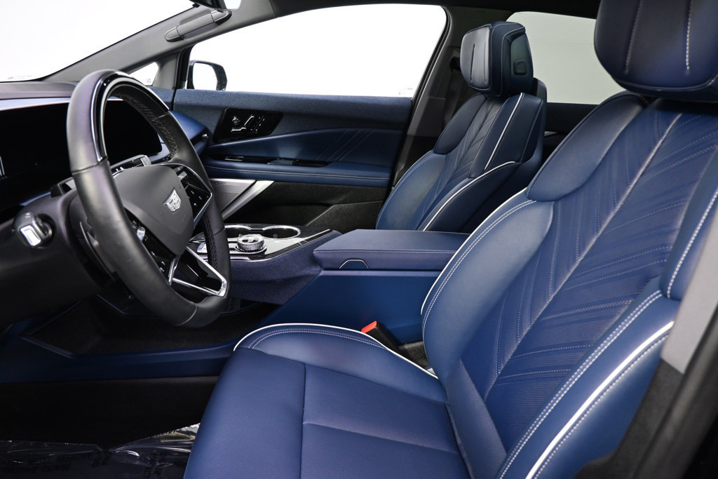 New 2026 Cadillac Optiq Luxury 2 w/ LPO, Floor Liner Package AWD/4WD image 13