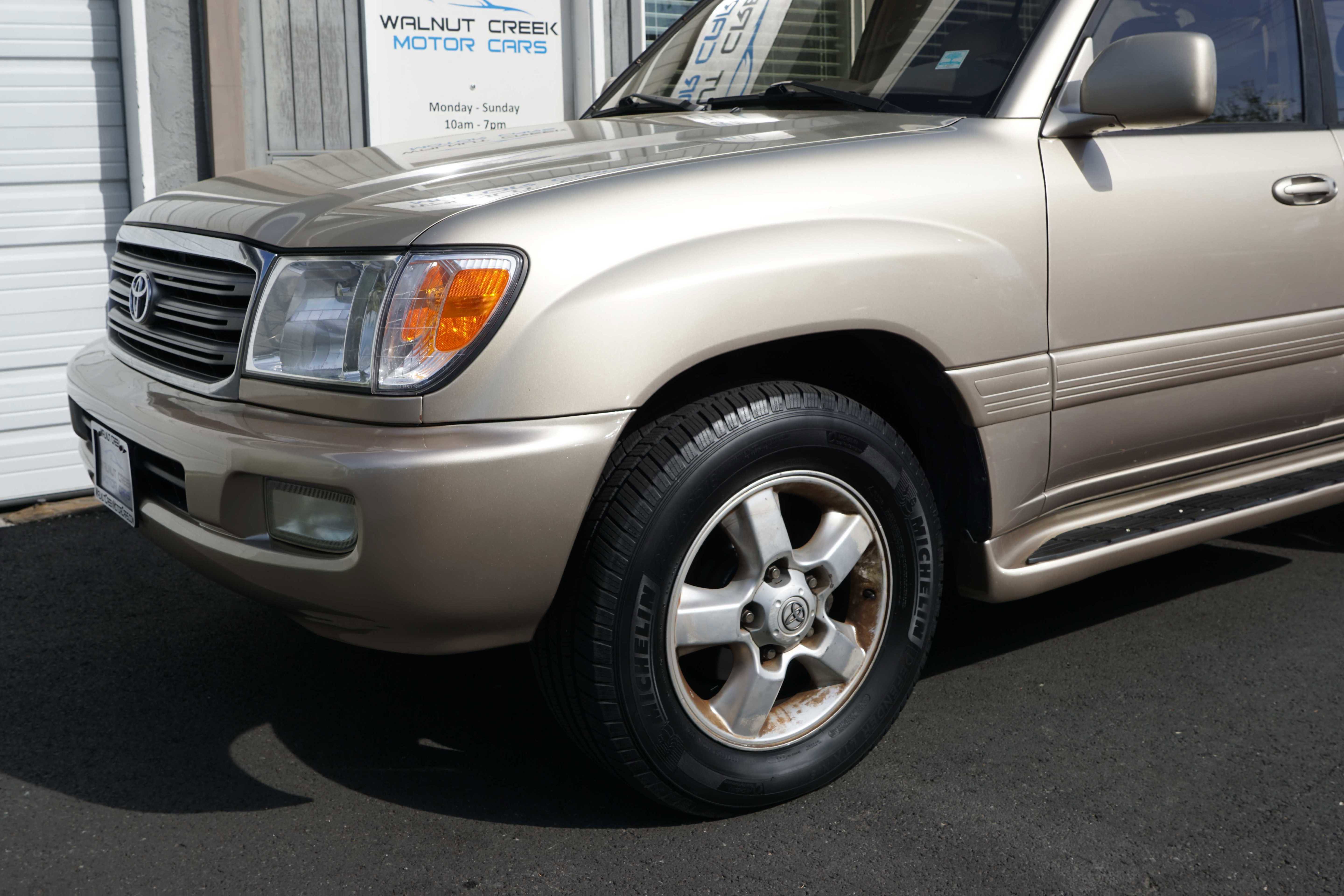 Used 2003 Toyota Land Cruiser image 21