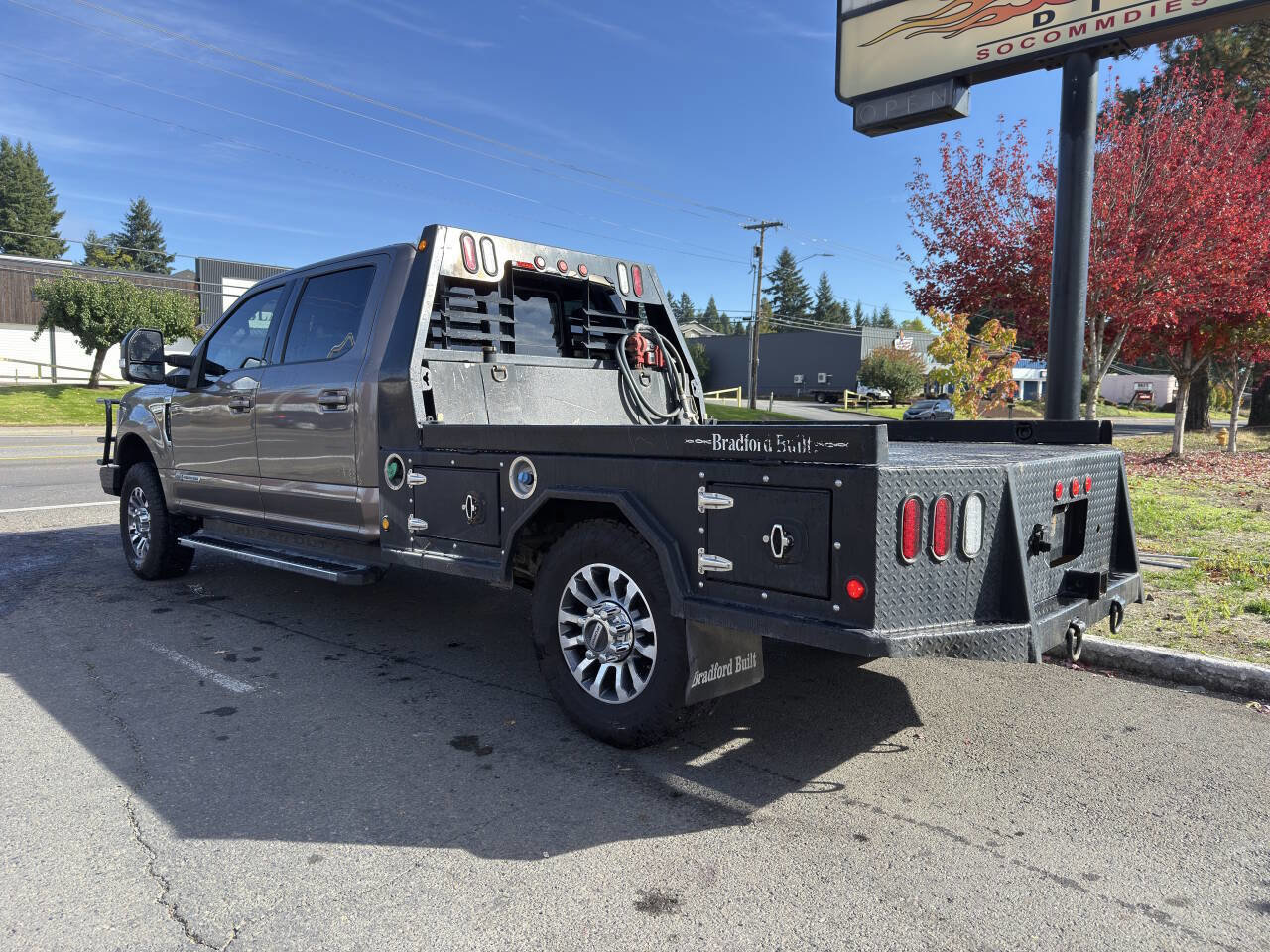Used 2022 Ford F350 Lariat w/ Lariat Value Package image 3