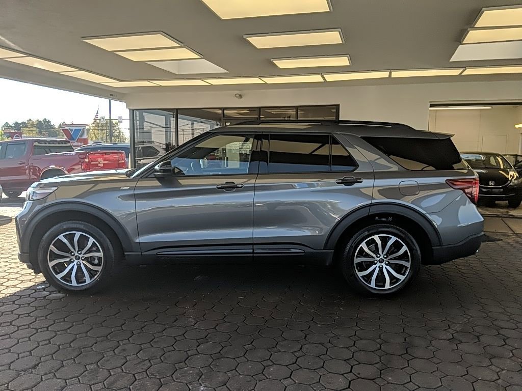 Used 2023 Ford Explorer ST-Line w/ Class IV Trailer Tow Package image 10