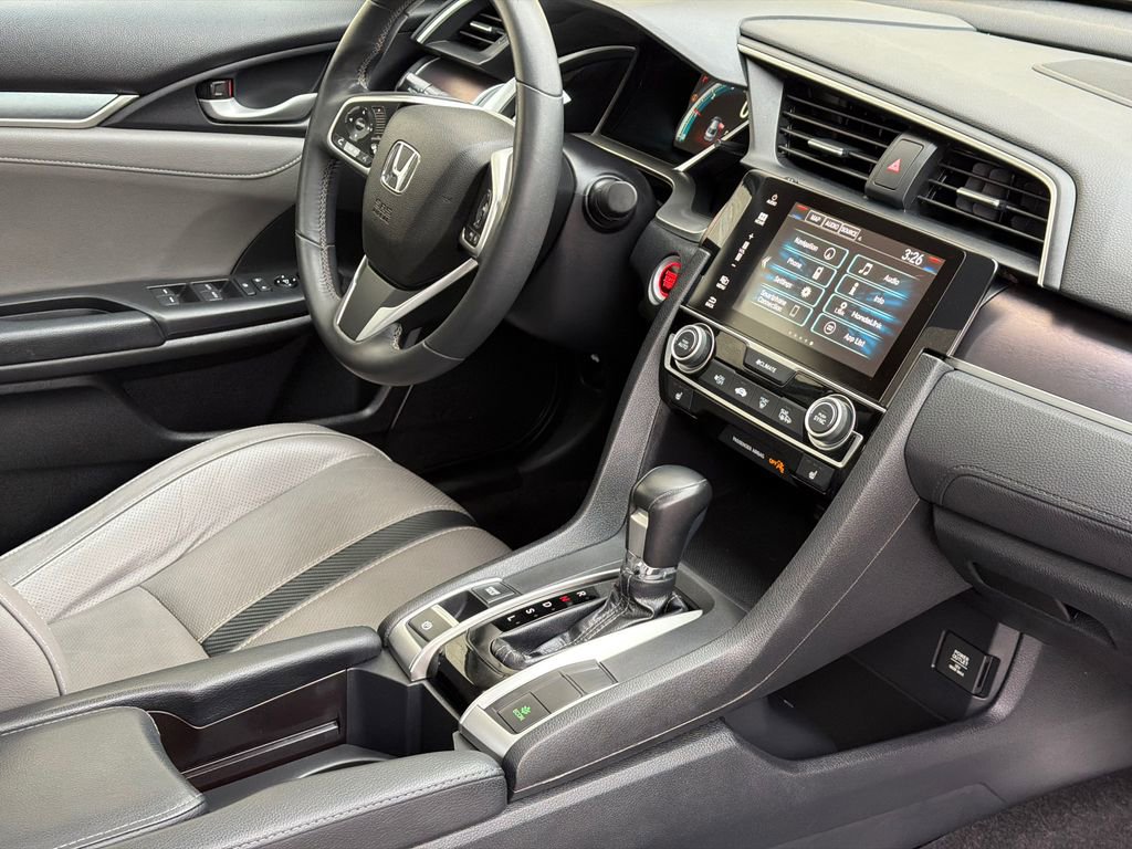 Used 2017 Honda Civic Touring image 5