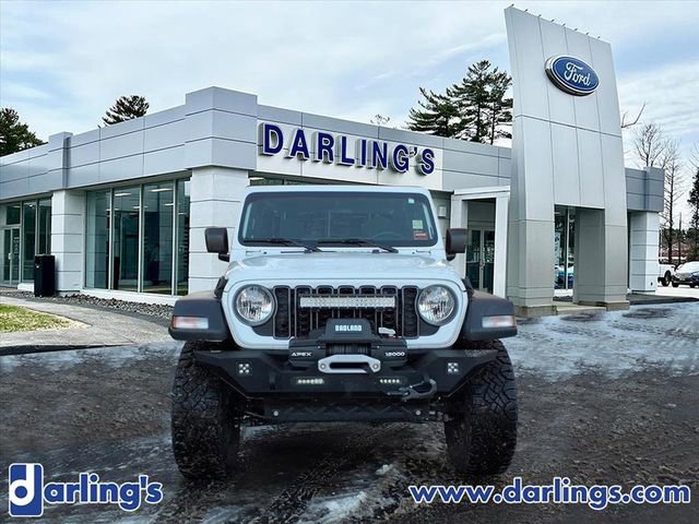 Used 2025 Jeep Gladiator Sport image 2