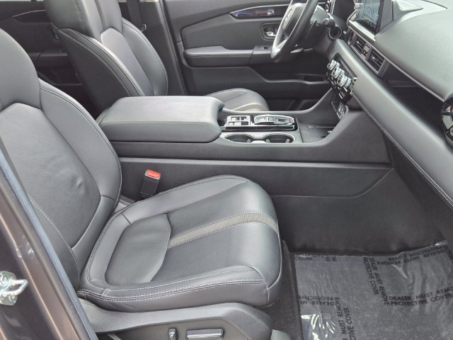 Used 2025 Honda Pilot Touring image 19