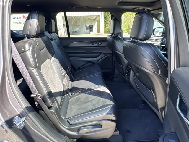 Used 2025 Jeep Grand Cherokee L Altitude image 13