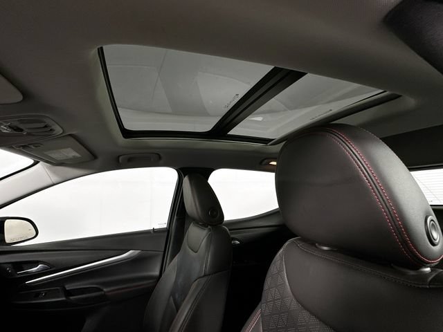 Used 2023 Chevrolet Bolt EUV Premier w/ Sun & Sound Package FWD image 20
