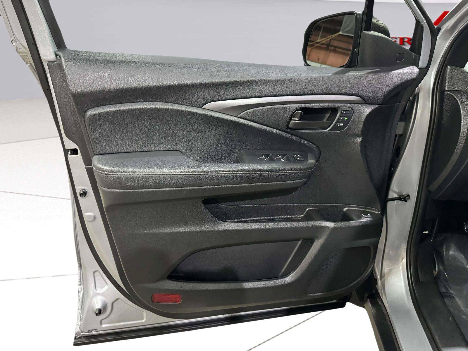 Used 2023 Honda Passport EX-L image 19