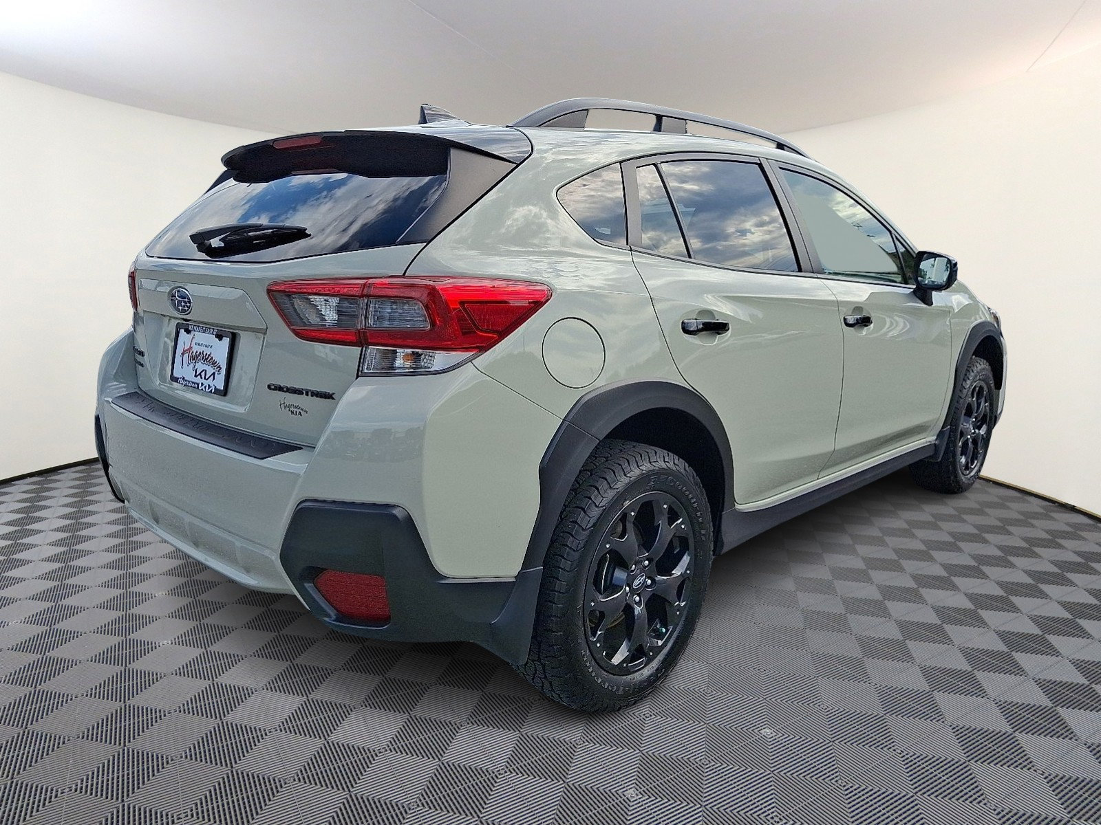 Used 2023 Subaru Crosstrek 2.0i Premium w/ Special Edition AWD/4WD image 6