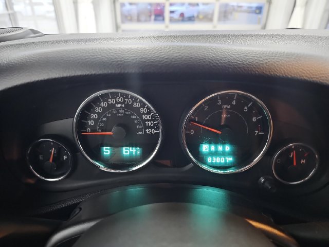 Used 2015 Jeep Wrangler Unlimited Sahara w/ Connectivity Group AWD/4WD image 15