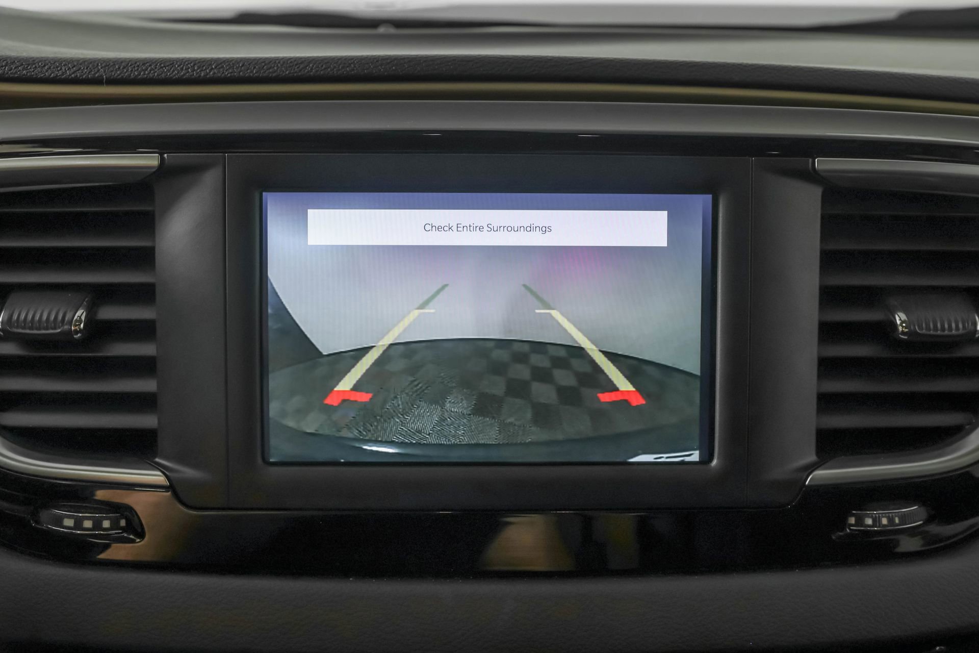 Used 2022 Chrysler Voyager LX image 8