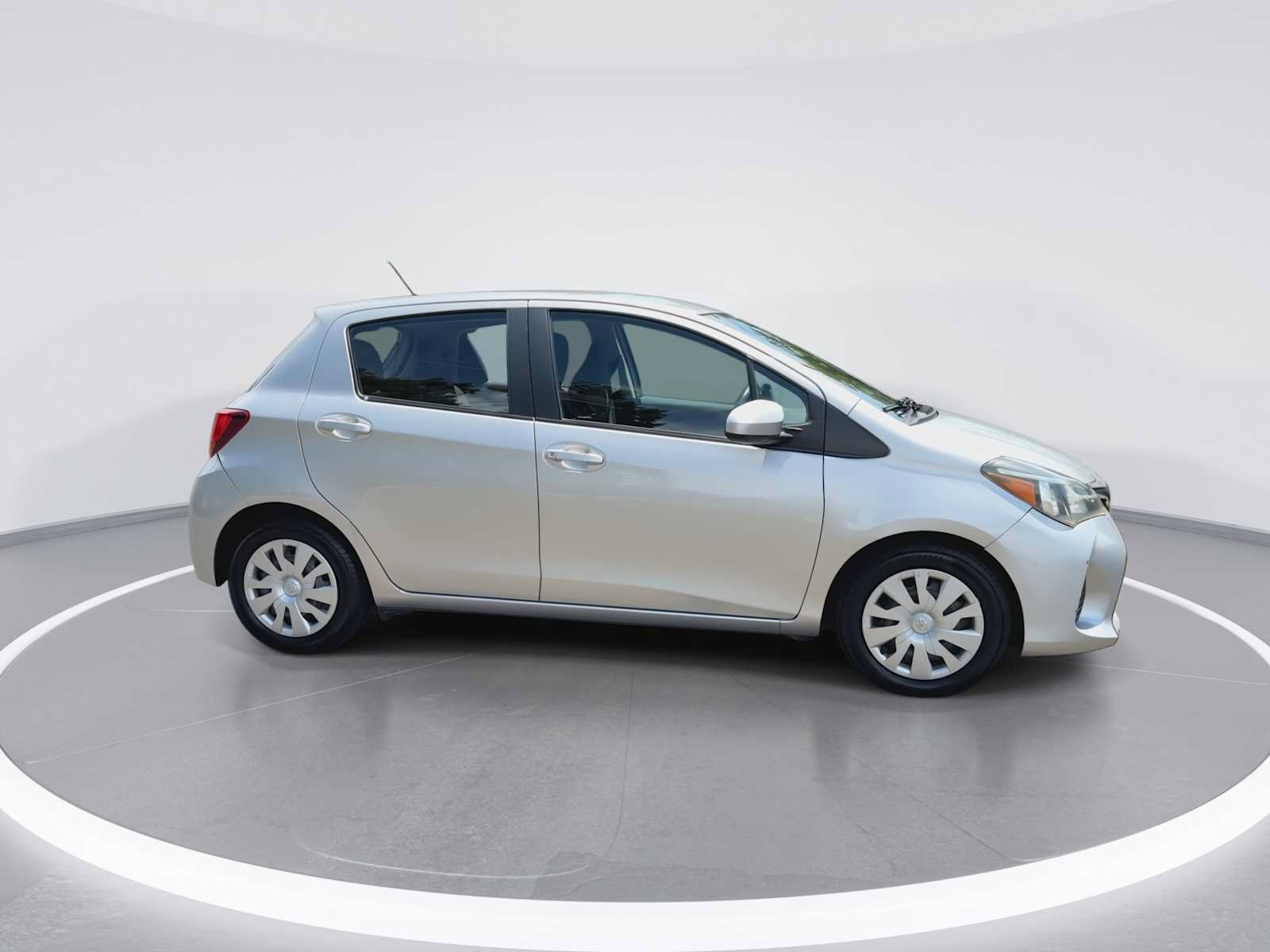 Used 2015 Toyota Yaris L FWD image 9