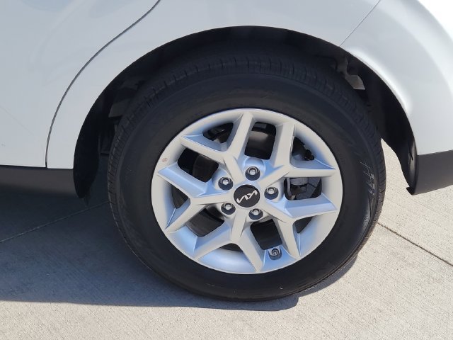 Certified 2025 Kia Soul LX w/ LX Technology Package FWD image 18