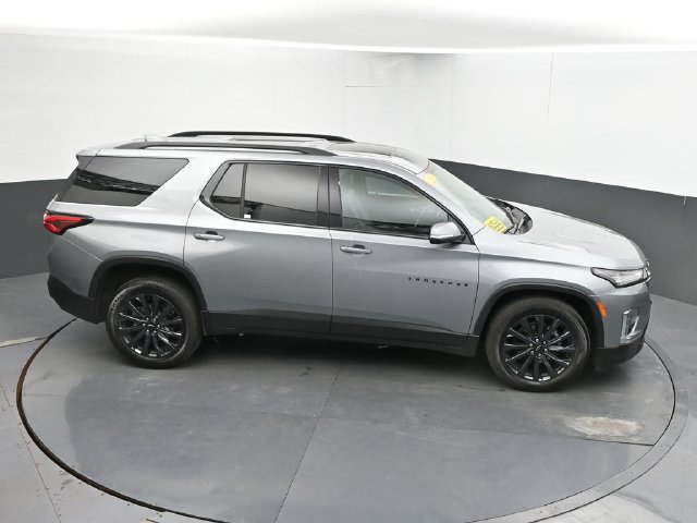 Used 2023 Chevrolet Traverse RS w/ LPO, Floor Liner Package AWD/4WD image 40