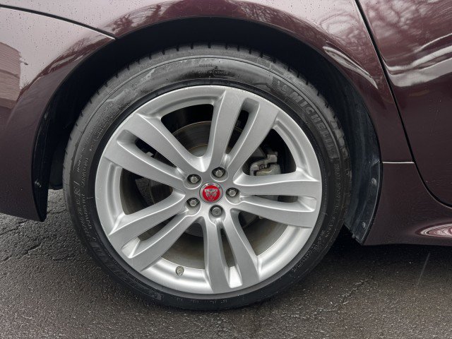 Used 2016 Jaguar XJ R-Sport RWD image 40