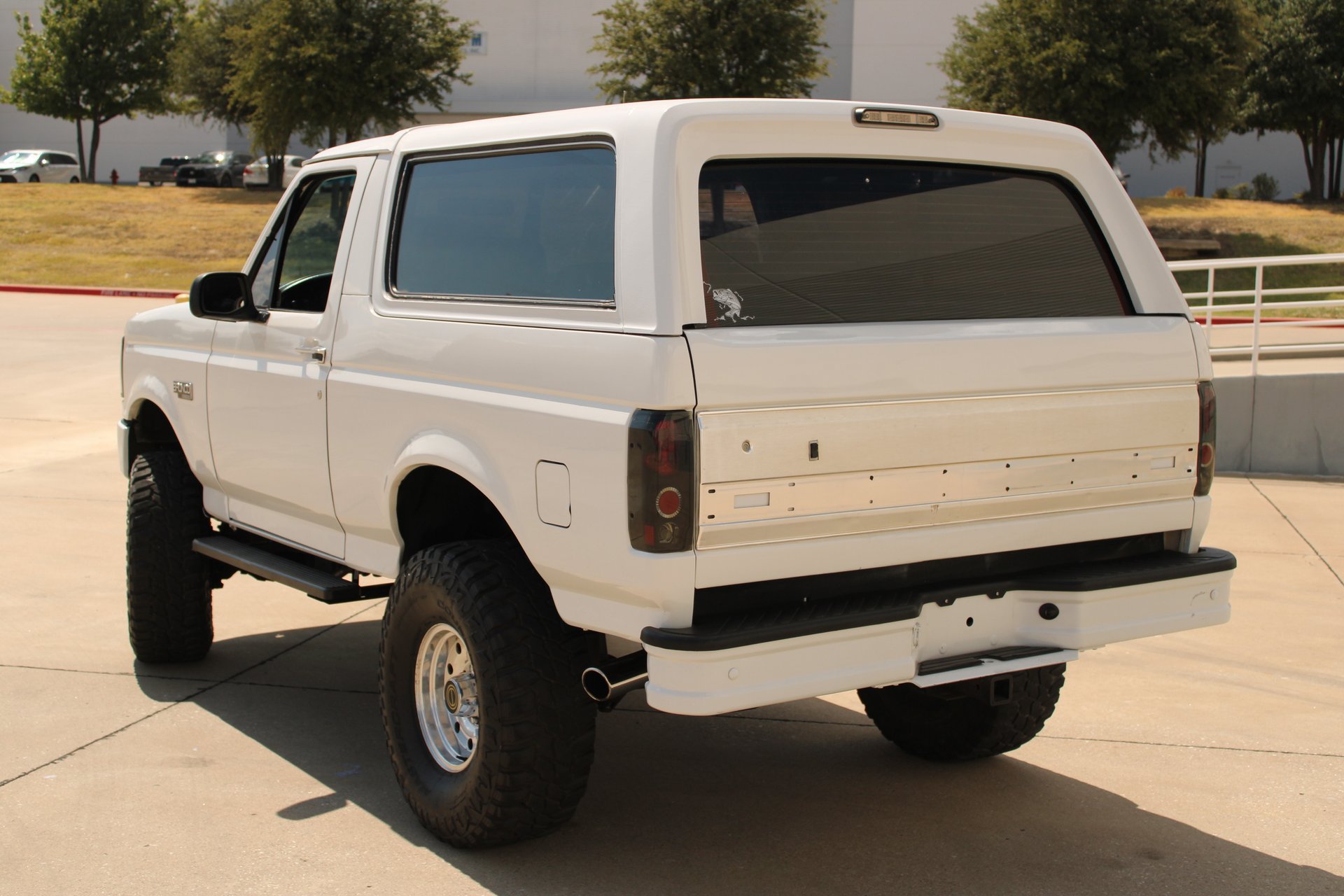 Used 1993 Ford Bronco XLT AWD/4WD image 9