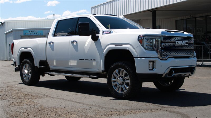 Used 2020 GMC Sierra 2500 Denali w/ Denali Ultimate Package AWD/4WD image 9