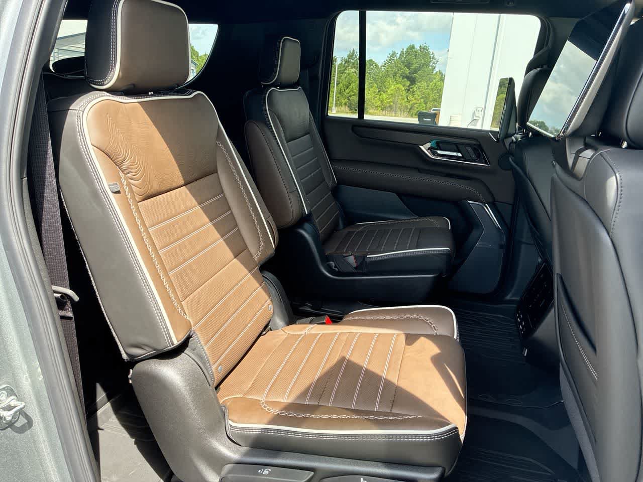 New 2026 GMC Yukon XL Denali Ultimate w/ LPO, Floor Liner Package AWD/4WD image 28