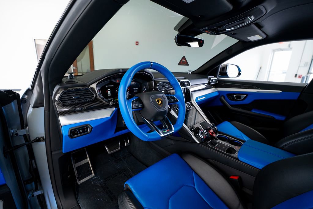 Used 2022 Lamborghini Urus image 40