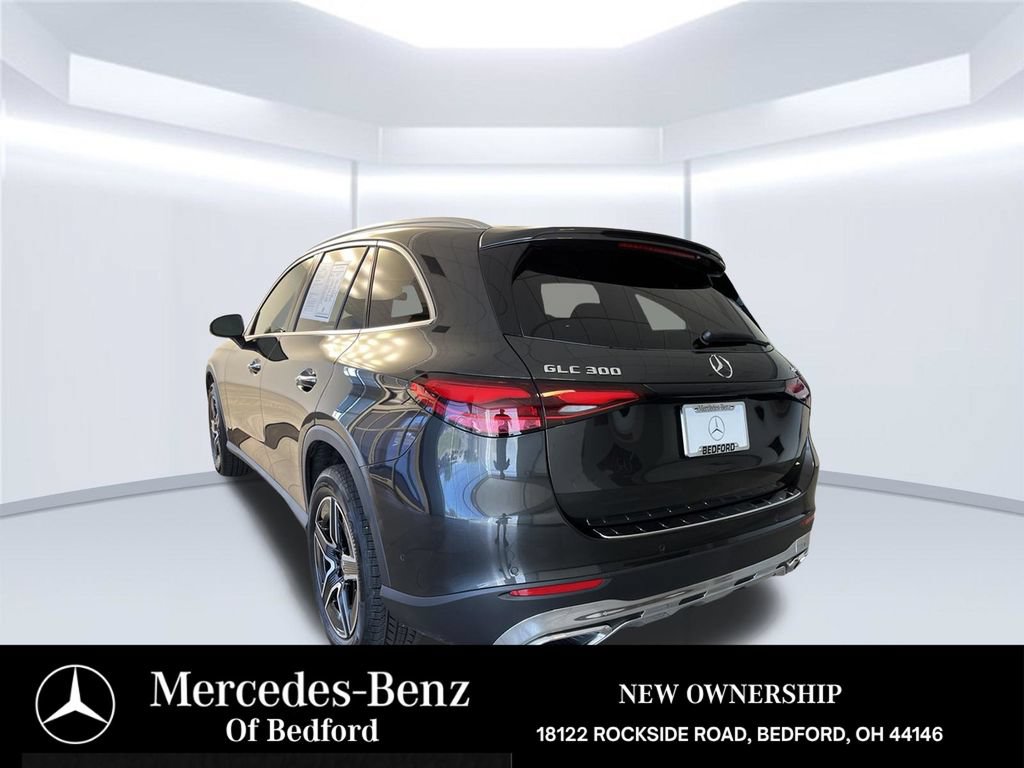 Used 2026 Mercedes-Benz GLC 300 4MATIC image 3