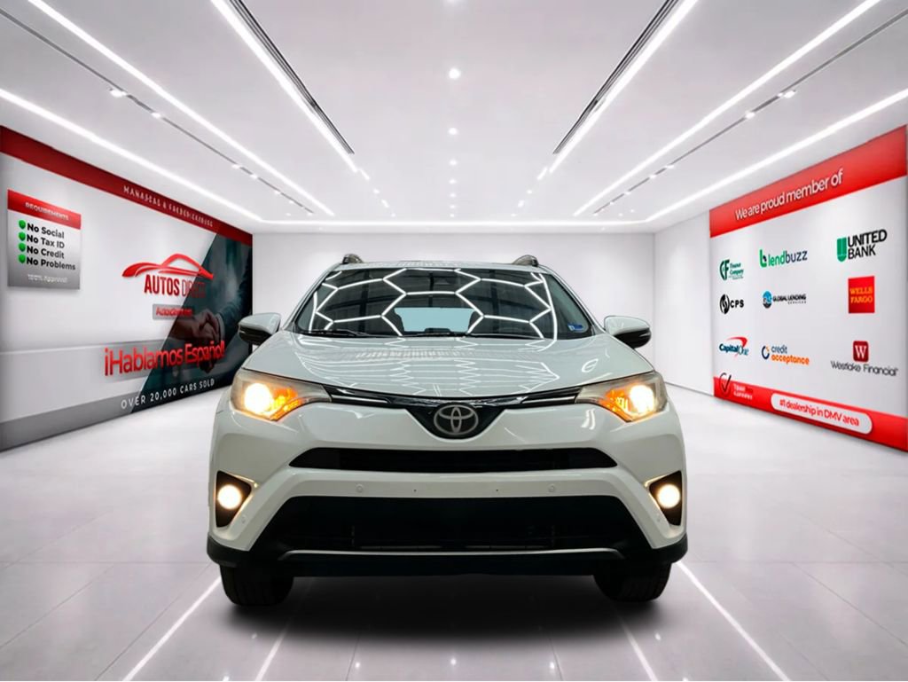 Used 2017 Toyota RAV4 XLE AWD/4WD image 2