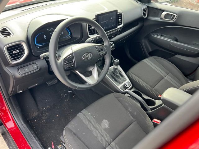 Certified 2025 Hyundai Venue SEL image 15
